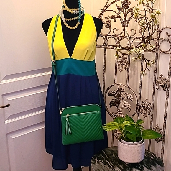 CHEVRON QUILTED MEDIUM Kelly Green Crossbody Bag with Tassel Accent - Picture 1 of 8